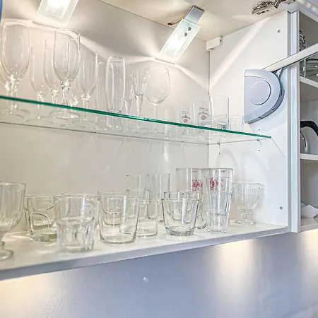 Apartmán Gemuetliche Mit 2 Schlafzimmern, Kostenfreiem Parkplatz, Modernem Bad, Kueche, Waschmaschine & Trockner