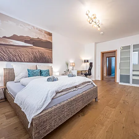 Gemuetliche Mit 2 Schlafzimmern, Kostenfreiem Parkplatz, Modernem Bad, Kueche, Waschmaschine & Trockner