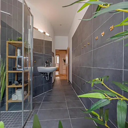 Apartmán Gemuetliche Mit 2 Schlafzimmern, Kostenfreiem Parkplatz, Modernem Bad, Kueche, Waschmaschine & Trockner *