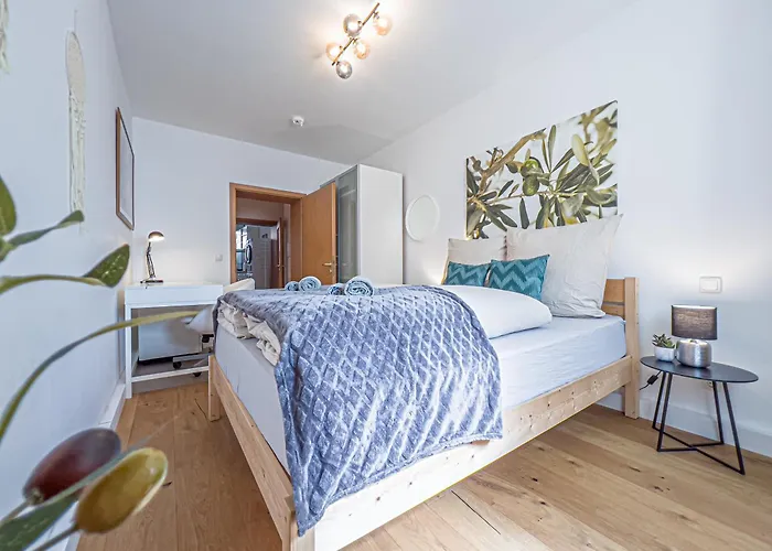 Gemuetliche Mit 2 Schlafzimmern, Kostenfreiem Parkplatz, Modernem Bad, Kueche, Waschmaschine & Trockner Appartement Leipzig