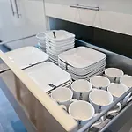 Gemuetliche Mit 2 Schlafzimmern, Kostenfreiem Parkplatz, Modernem Bad, Kueche, Waschmaschine & Trockner