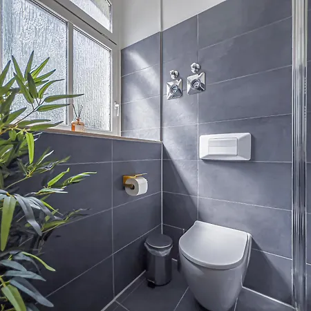 Gemuetliche Mit 2 Schlafzimmern, Kostenfreiem Parkplatz, Modernem Bad, Kueche, Waschmaschine & Trockner * Lipcse