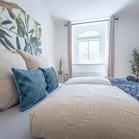 Gemuetliche Mit 2 Schlafzimmern, Kostenfreiem Parkplatz, Modernem Bad, Kueche, Waschmaschine & Trockner * Lipcse