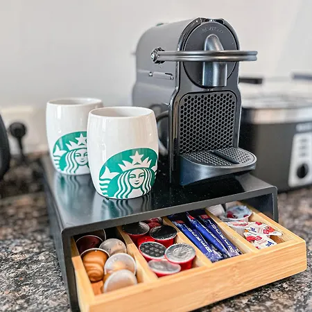 Gemuetliche Mit 2 Schlafzimmern, Kostenfreiem Parkplatz, Modernem Bad, Kueche, Waschmaschine & Trockner * Lipcse