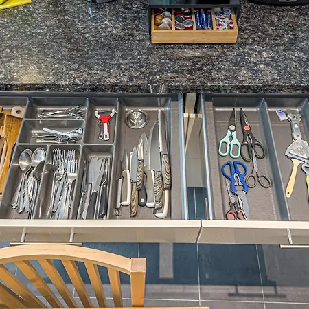 Gemuetliche Mit 2 Schlafzimmern, Kostenfreiem Parkplatz, Modernem Bad, Kueche, Waschmaschine & Trockner Apartmán