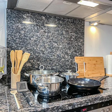 Apartman Gemuetliche Mit 2 Schlafzimmern, Kostenfreiem Parkplatz, Modernem Bad, Kueche, Waschmaschine & Trockner Lipcse