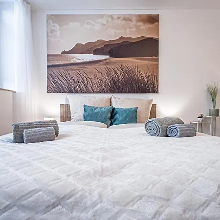 Apartman Gemuetliche Mit 2 Schlafzimmern, Kostenfreiem Parkplatz, Modernem Bad, Kueche, Waschmaschine & Trockner Lipcse