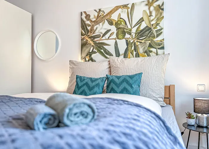 Gemuetliche Mit 2 Schlafzimmern, Kostenfreiem Parkplatz, Modernem Bad, Kueche, Waschmaschine & Trockner *