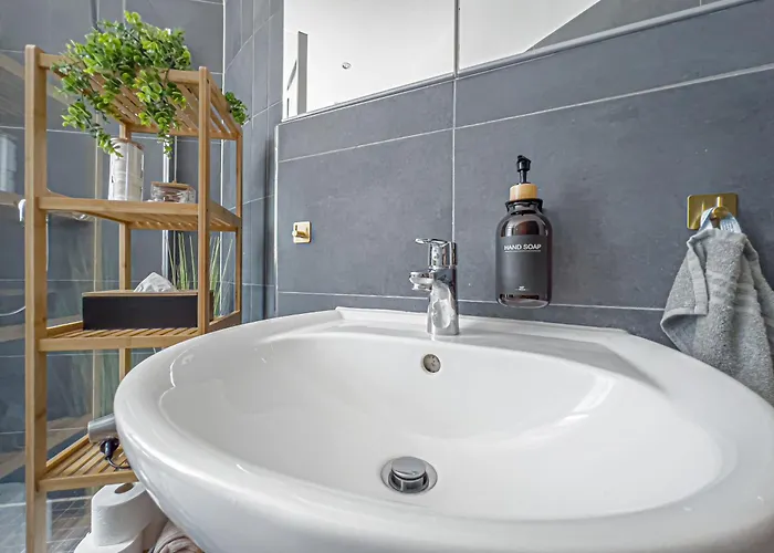 Apartmán Gemuetliche Mit 2 Schlafzimmern, Kostenfreiem Parkplatz, Modernem Bad, Kueche, Waschmaschine & Trockner Lipsko