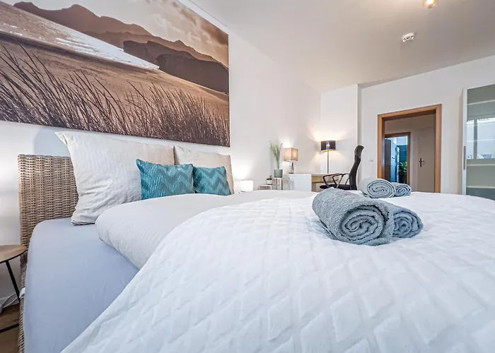 Διαμέρισμα Gemuetliche Mit 2 Schlafzimmern, Kostenfreiem Parkplatz, Modernem Bad, Kueche, Waschmaschine & Trockner