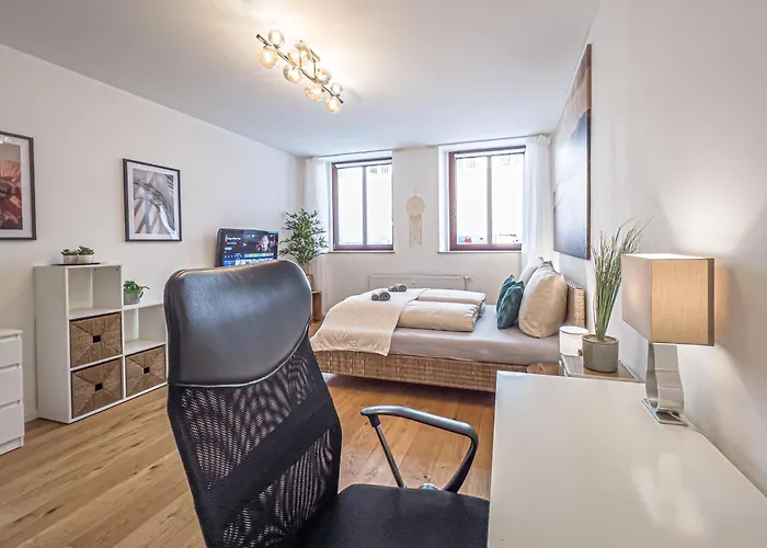 Apartmán Gemuetliche Mit 2 Schlafzimmern, Kostenfreiem Parkplatz, Modernem Bad, Kueche, Waschmaschine & Trockner Lipsko