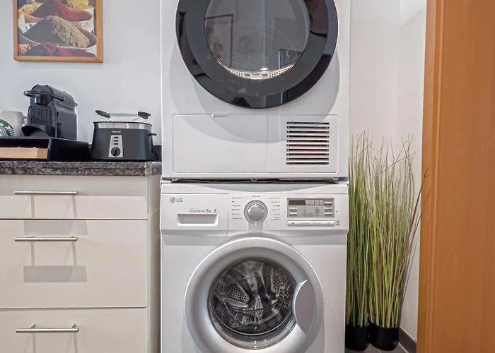 Gemuetliche Mit 2 Schlafzimmern, Kostenfreiem Parkplatz, Modernem Bad, Kueche, Waschmaschine & Trockner Apartmán Lipsko